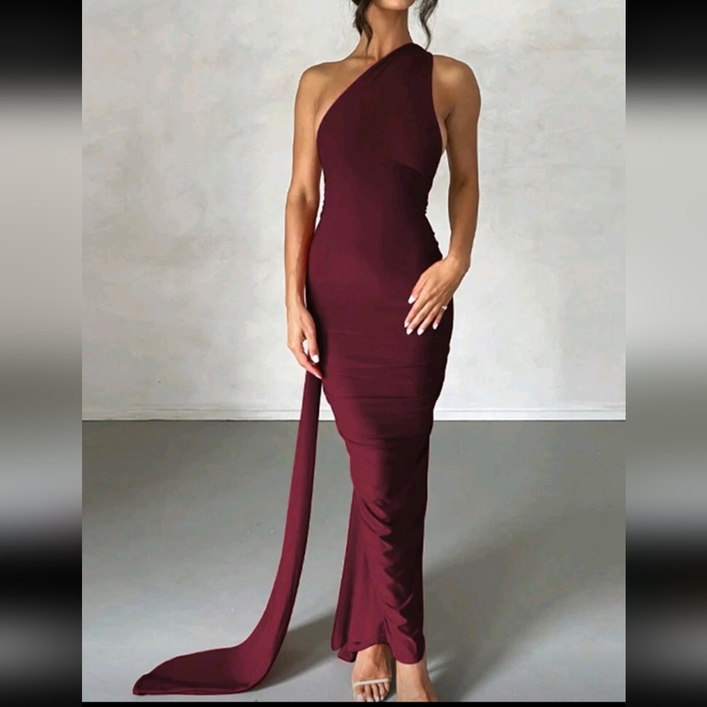 Elegant Burgundy Evening Gown